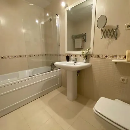 Magnífico Apartamento Con Piscina En *
