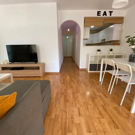 Magnífico Apartamento Con Piscina En * Benalmádena